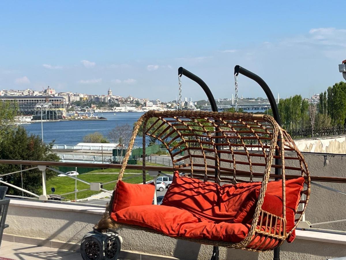 Waterfront Apartment By The Tram - Terrace With Dome & Golden Horn View In Fatih Стамбул Екстер'єр фото