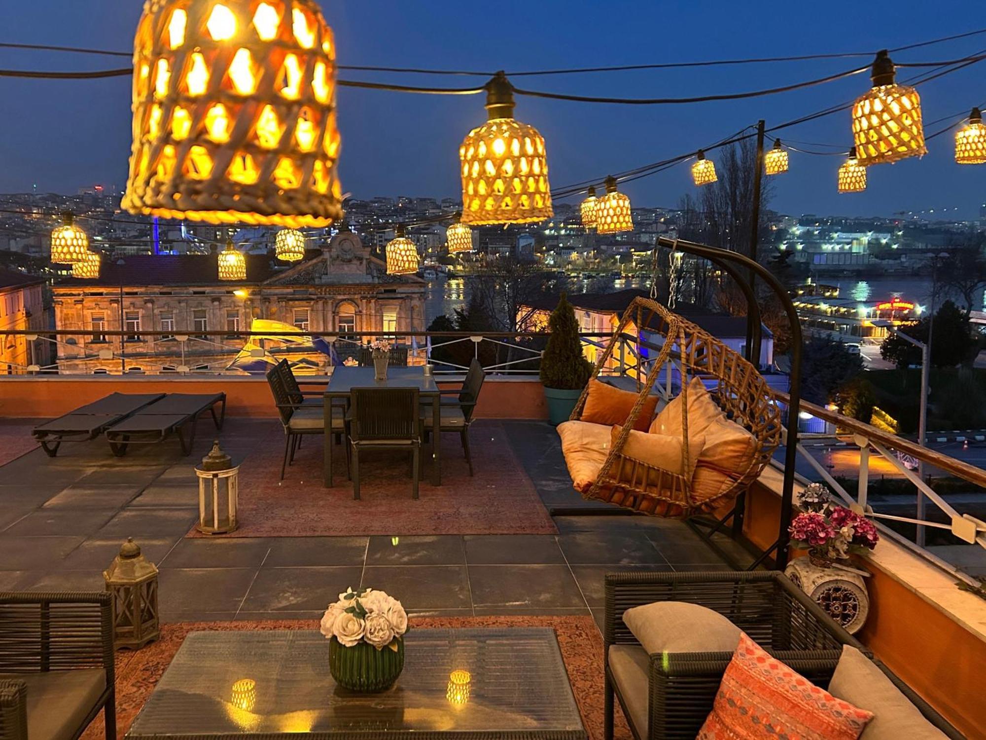 Waterfront Apartment By The Tram - Terrace With Dome & Golden Horn View In Fatih Стамбул Екстер'єр фото
