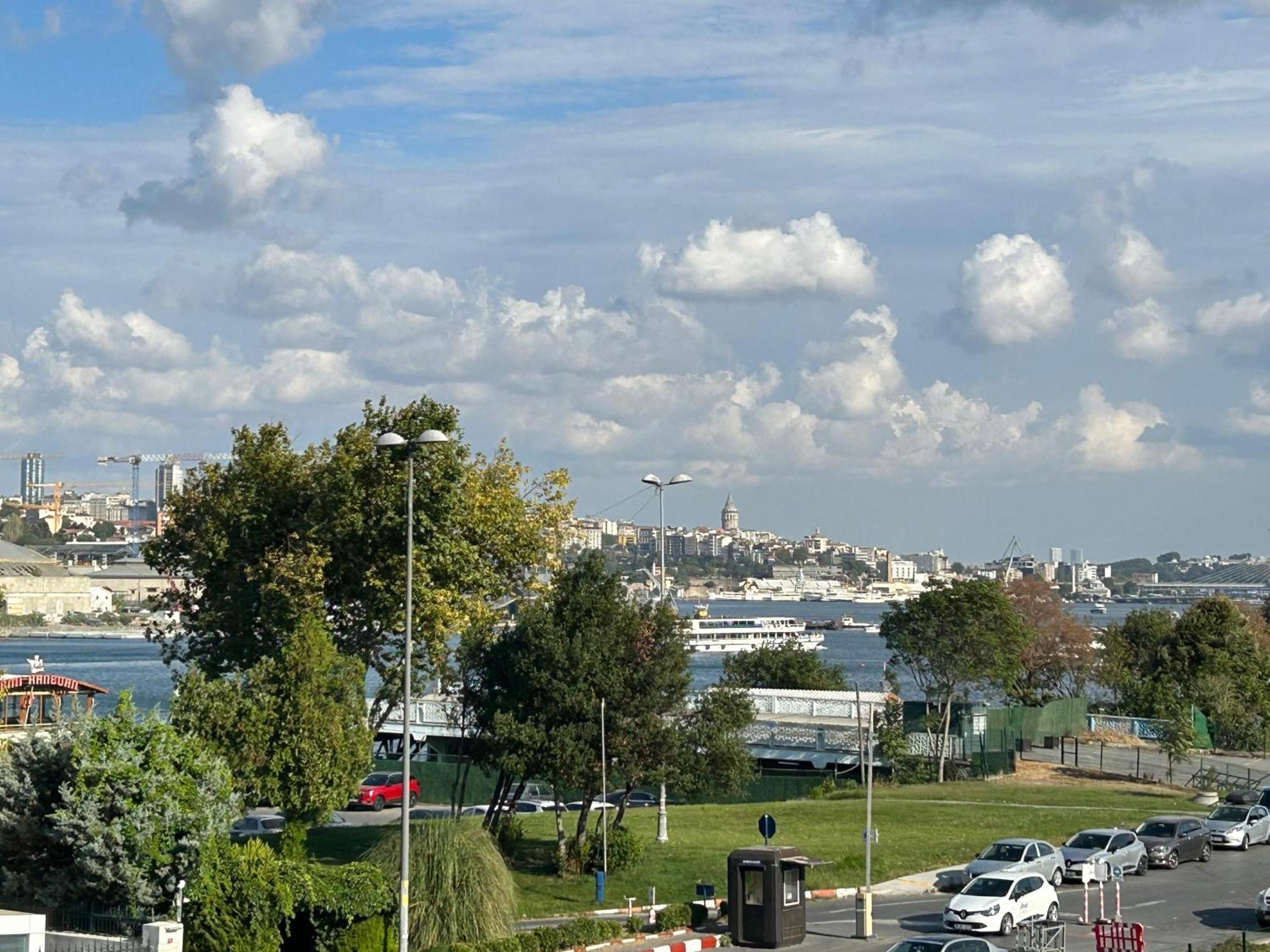 Waterfront Apartment By The Tram - Terrace With Dome & Golden Horn View In Fatih Стамбул Екстер'єр фото